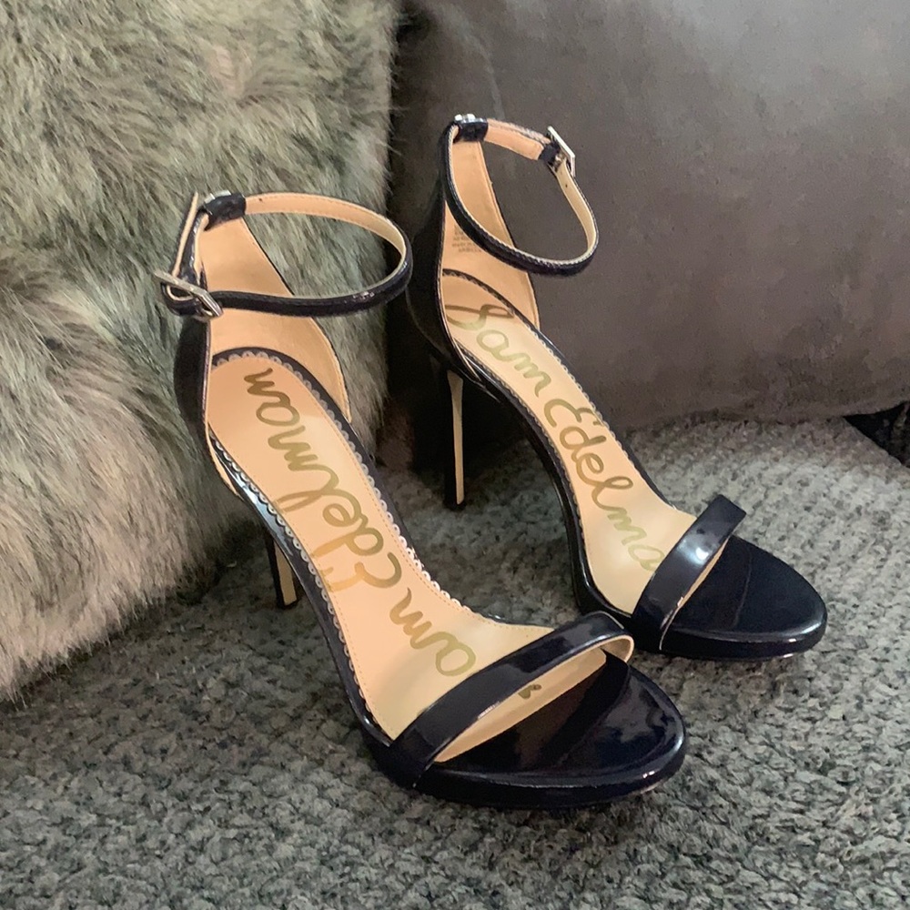 NAVY BLUE PATENT LEATHER SAM EDELMAN HEELS
